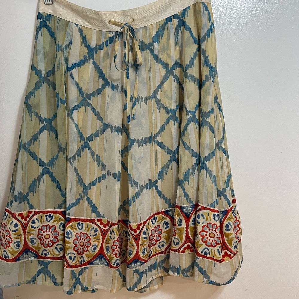 100% silk, lined, soft pleat skirt